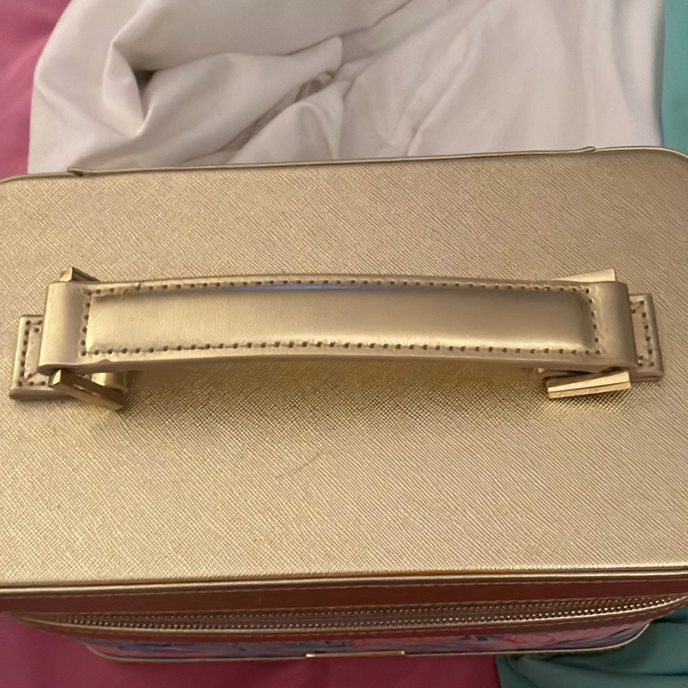 Lilly Pulitzer Makeup Traincase - Picture 3 of 4